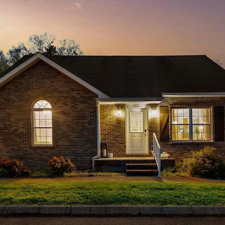 1 Mile To Pkwy, Pets, Hot Tub, Creekside, Porch Villa Pigeon Forge Kültér fotó