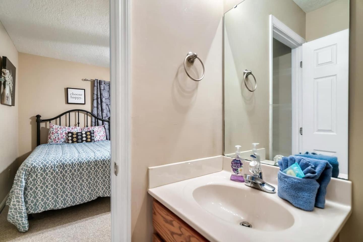 1 Mile To Pkwy, Pets, Hot Tub, Creekside, Porch Villa Pigeon Forge Kültér fotó