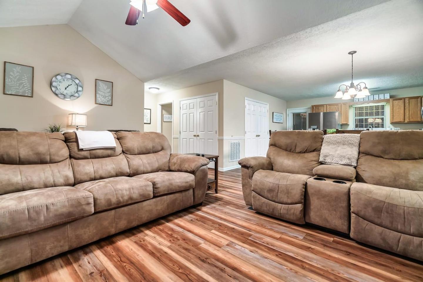 1 Mile To Pkwy, Pets, Hot Tub, Creekside, Porch Villa Pigeon Forge Kültér fotó