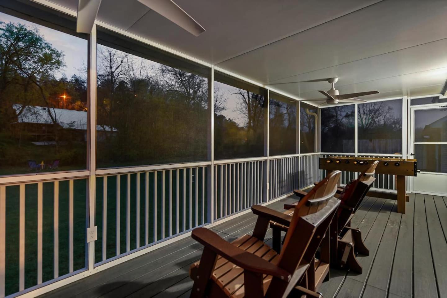 1 Mile To Pkwy, Pets, Hot Tub, Creekside, Porch Villa Pigeon Forge Kültér fotó