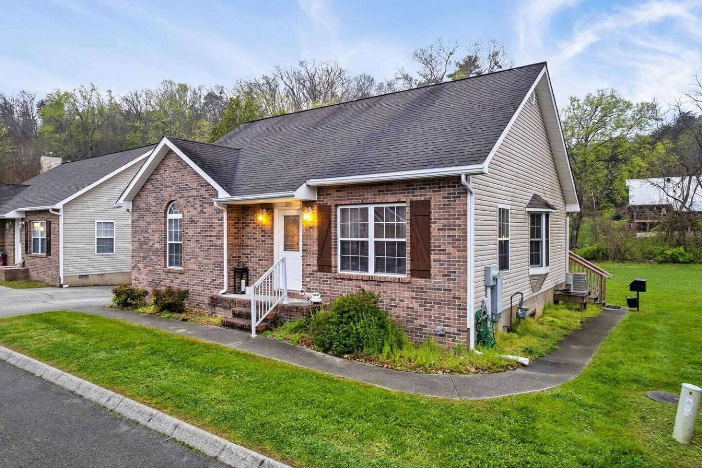 1 Mile To Pkwy, Pets, Hot Tub, Creekside, Porch Villa Pigeon Forge Kültér fotó