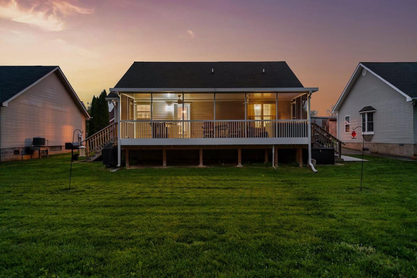 1 Mile To Pkwy, Pets, Hot Tub, Creekside, Porch Villa Pigeon Forge Kültér fotó