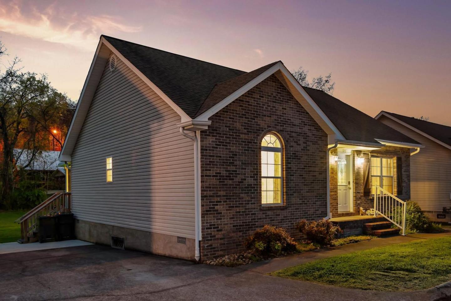 1 Mile To Pkwy, Pets, Hot Tub, Creekside, Porch Villa Pigeon Forge Kültér fotó